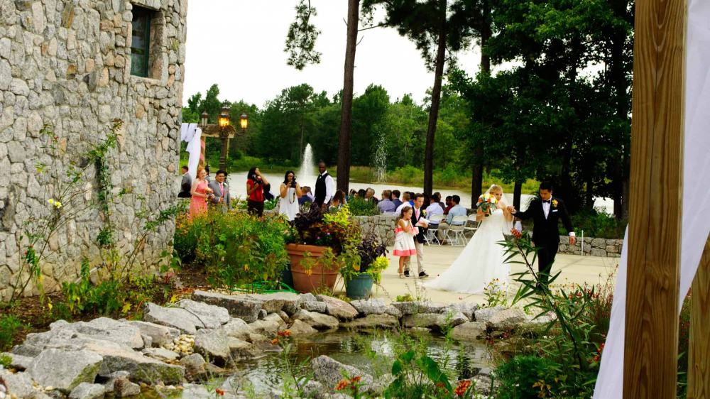 Lake view-wedding-ceremony-at-Mariani-venue-2048-11-8-4